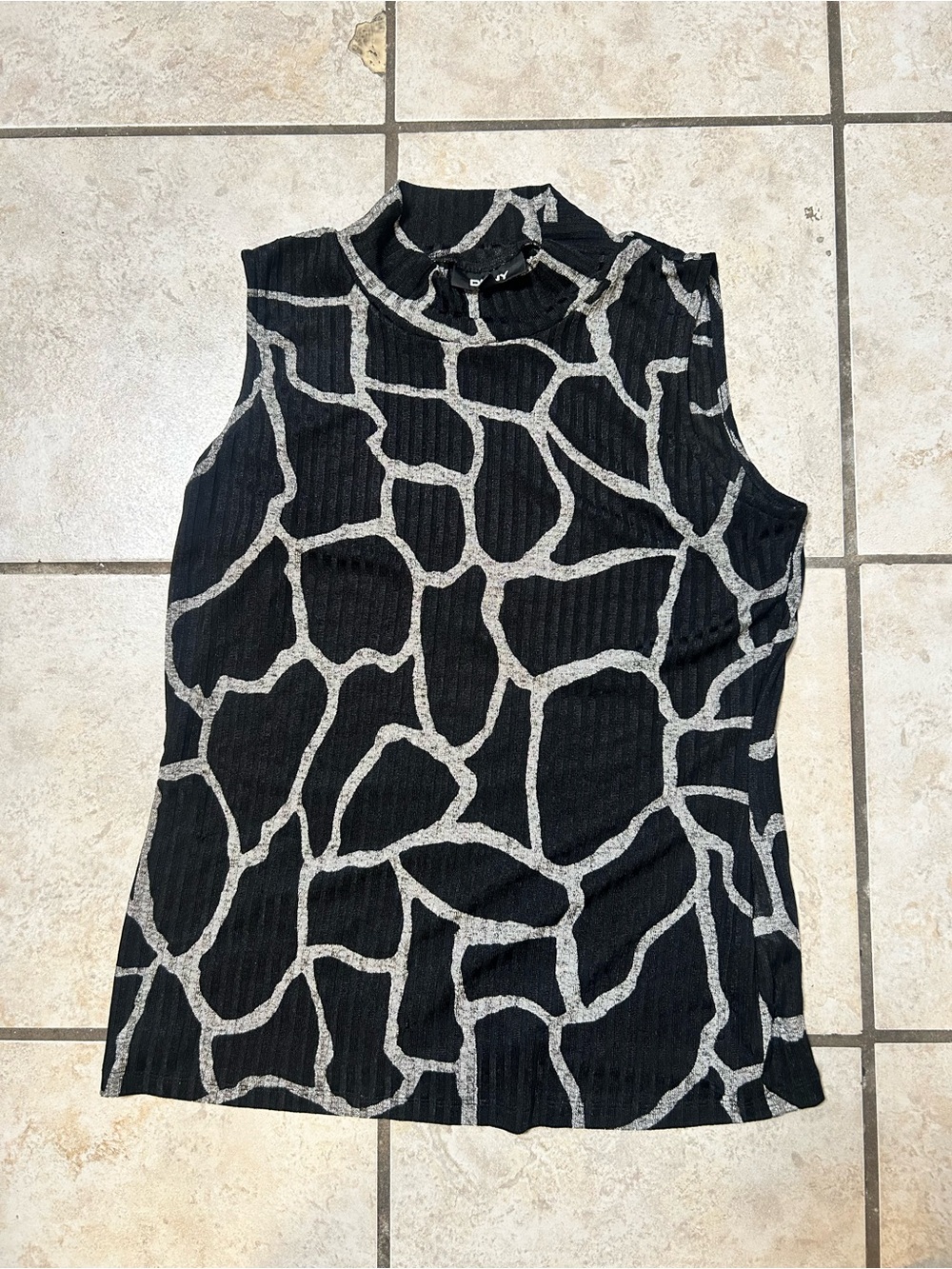 DKNY Black Sleeveless Mock Neck Top with Light Gray Abstract Pattern